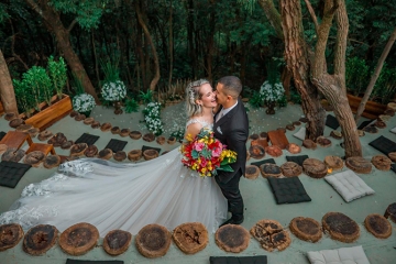 Brasil tem espaço único para casamentos que só existia em Ibiza na Espanha - Folha do Rio de Janeiro Casamento Casamento no Campo Casamento dos Sonhos